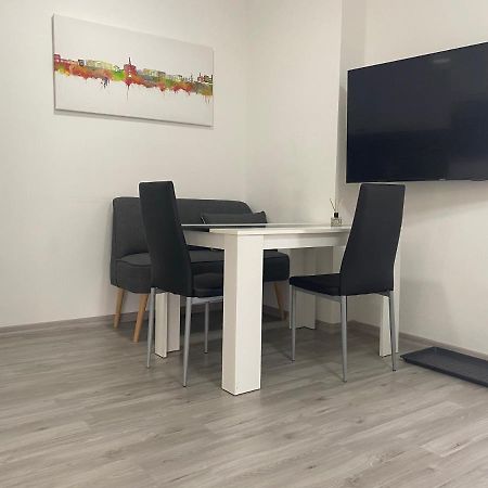 Urbanes, Modernes Apartment Mit Parkplatz Κάσελ Εξωτερικό φωτογραφία